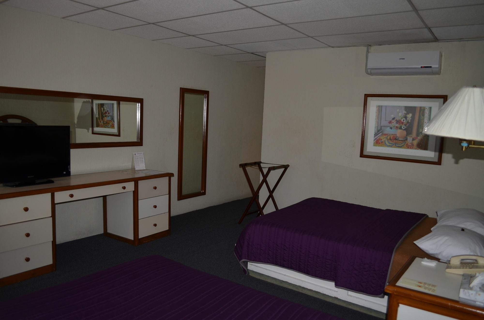 Capital O Hotel Casa Real Celaya Селая Екстериор снимка