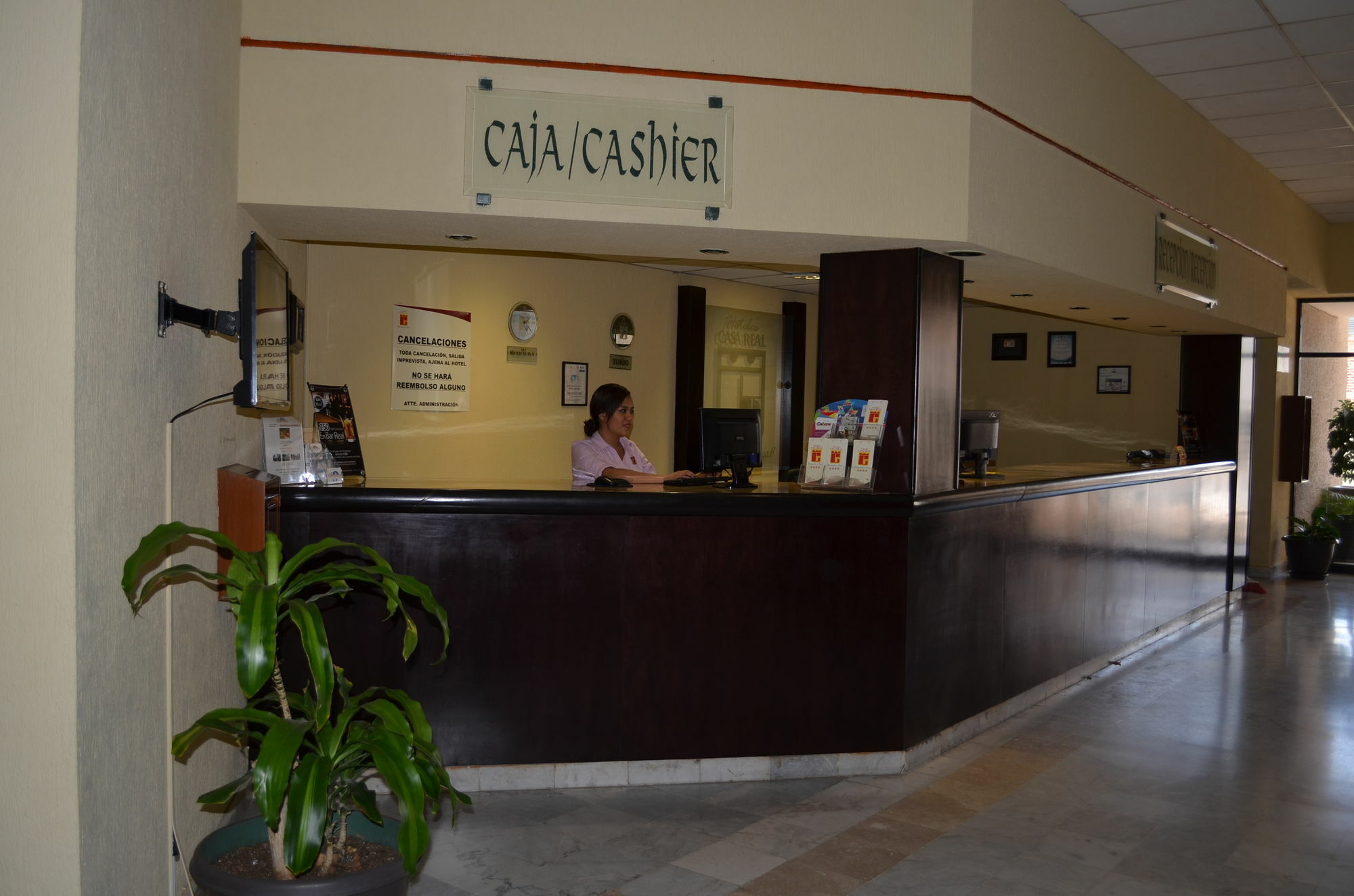 Capital O Hotel Casa Real Celaya Селая Екстериор снимка