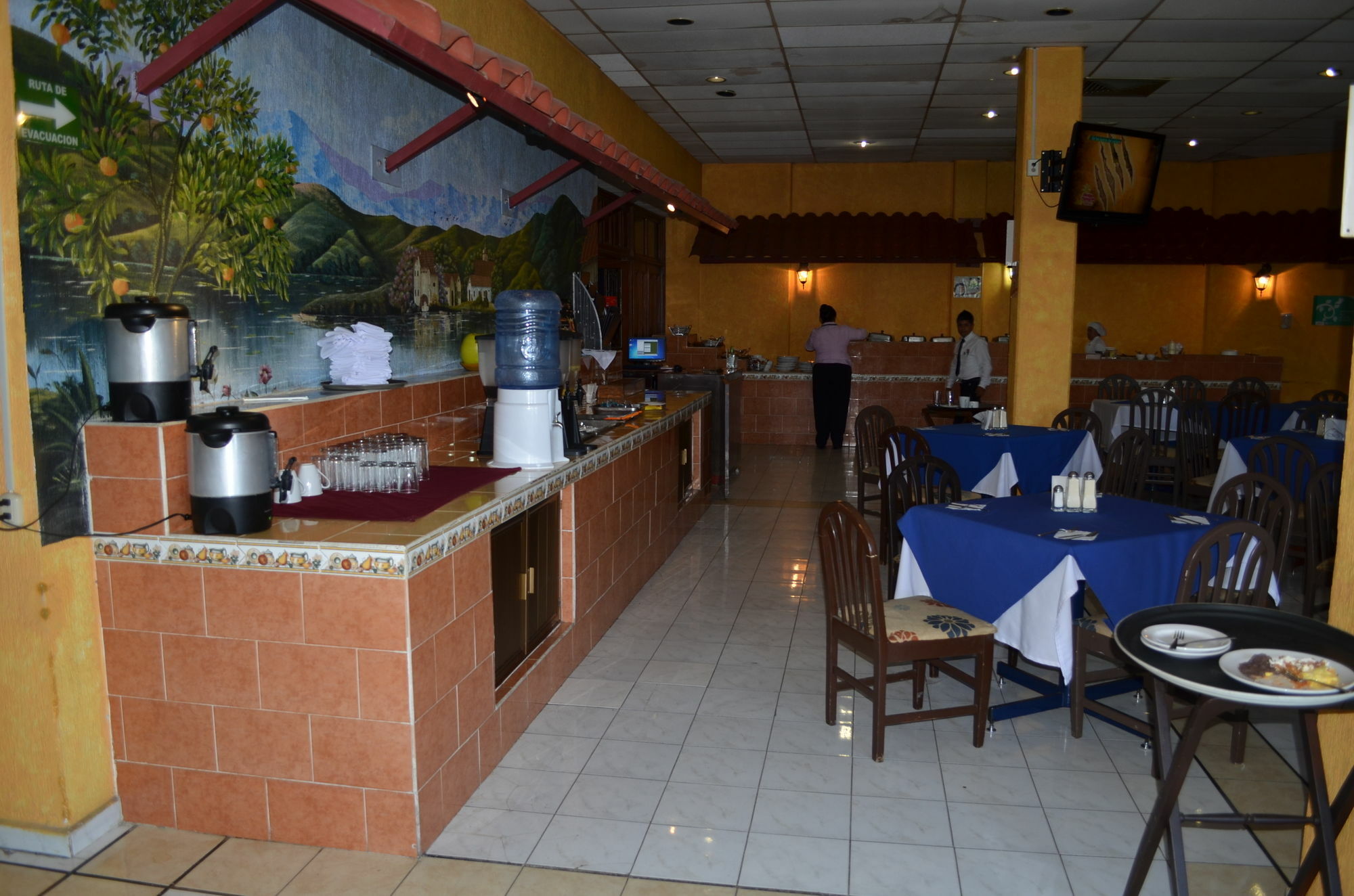 Capital O Hotel Casa Real Celaya Селая Екстериор снимка