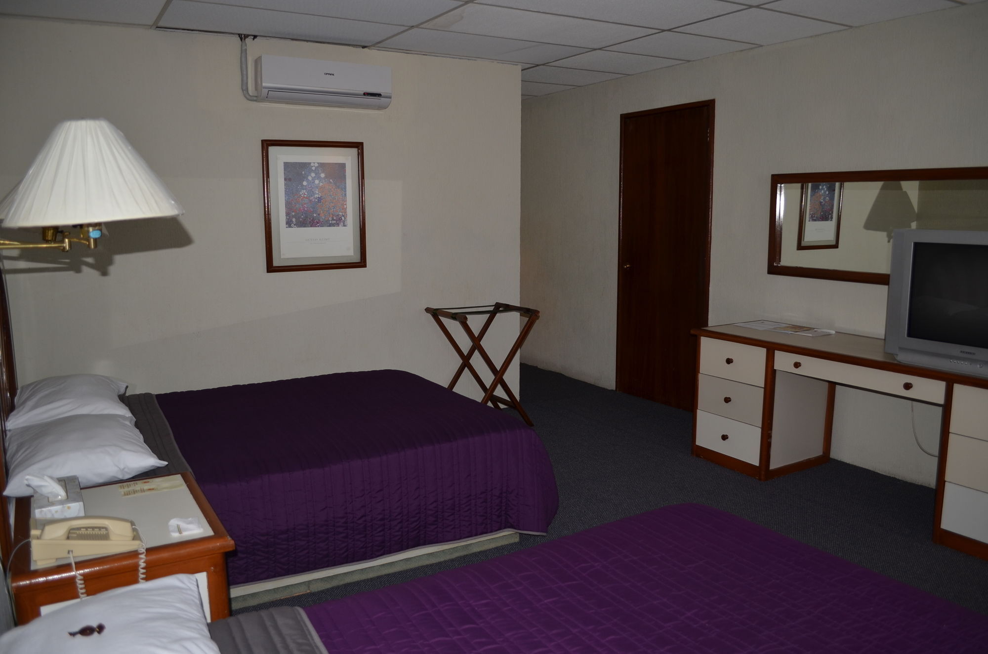 Capital O Hotel Casa Real Celaya Селая Екстериор снимка